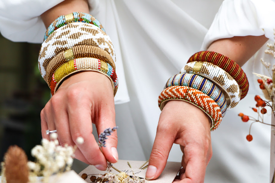 Handgemaakte design armbanden van Return to&nbsp;Sender